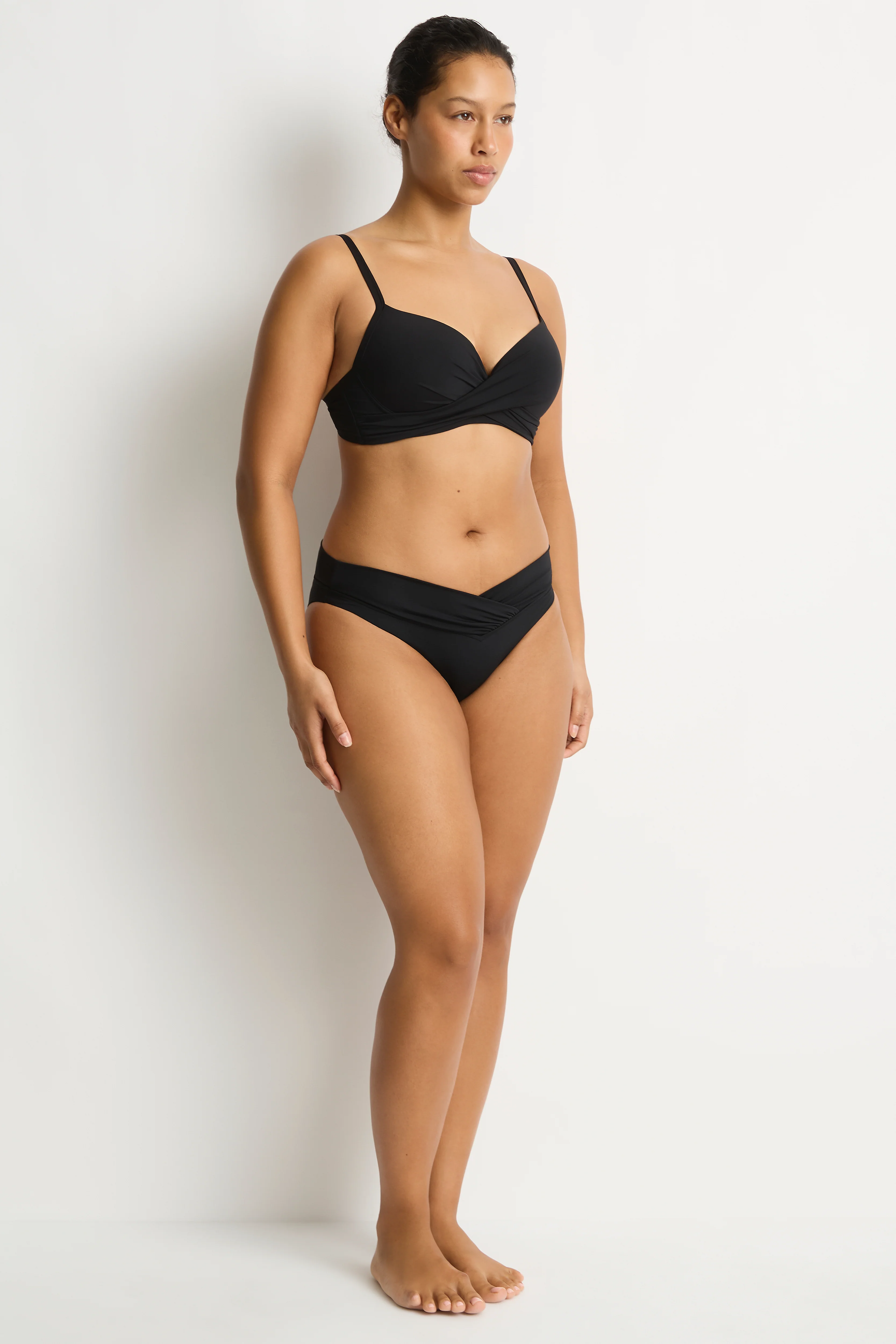 Essentials Edit V Front Mid Pant - Image 9
